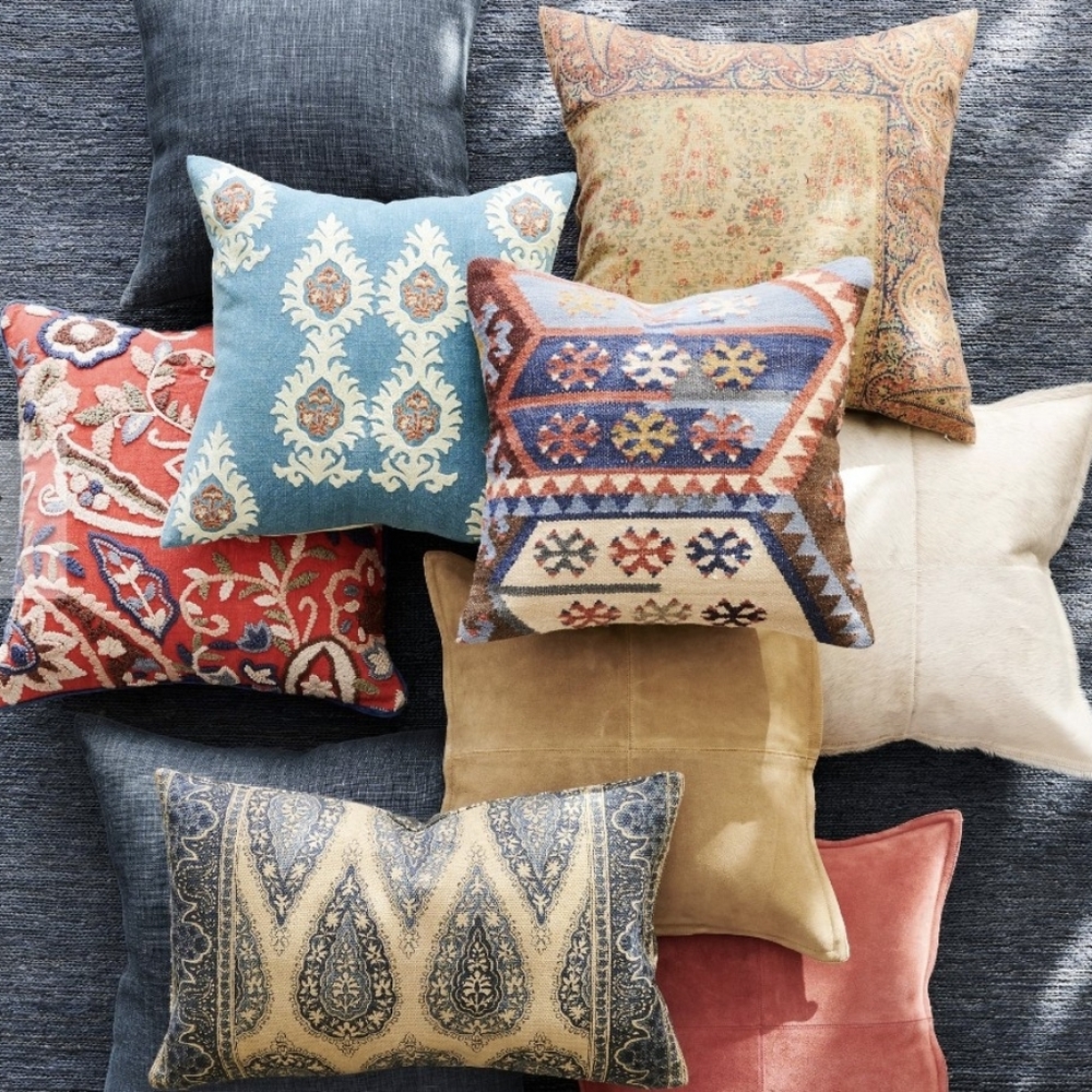 Pottery Barn Abel Reversible lumbar Pillow Cover - Picture 6 of 7
